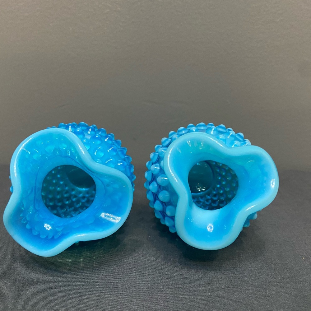 Vintage FENTON Blue Opalescent Hobnail Mini Ruffled Vases Pair #3953 Mid-Century - Picture 7 of 14